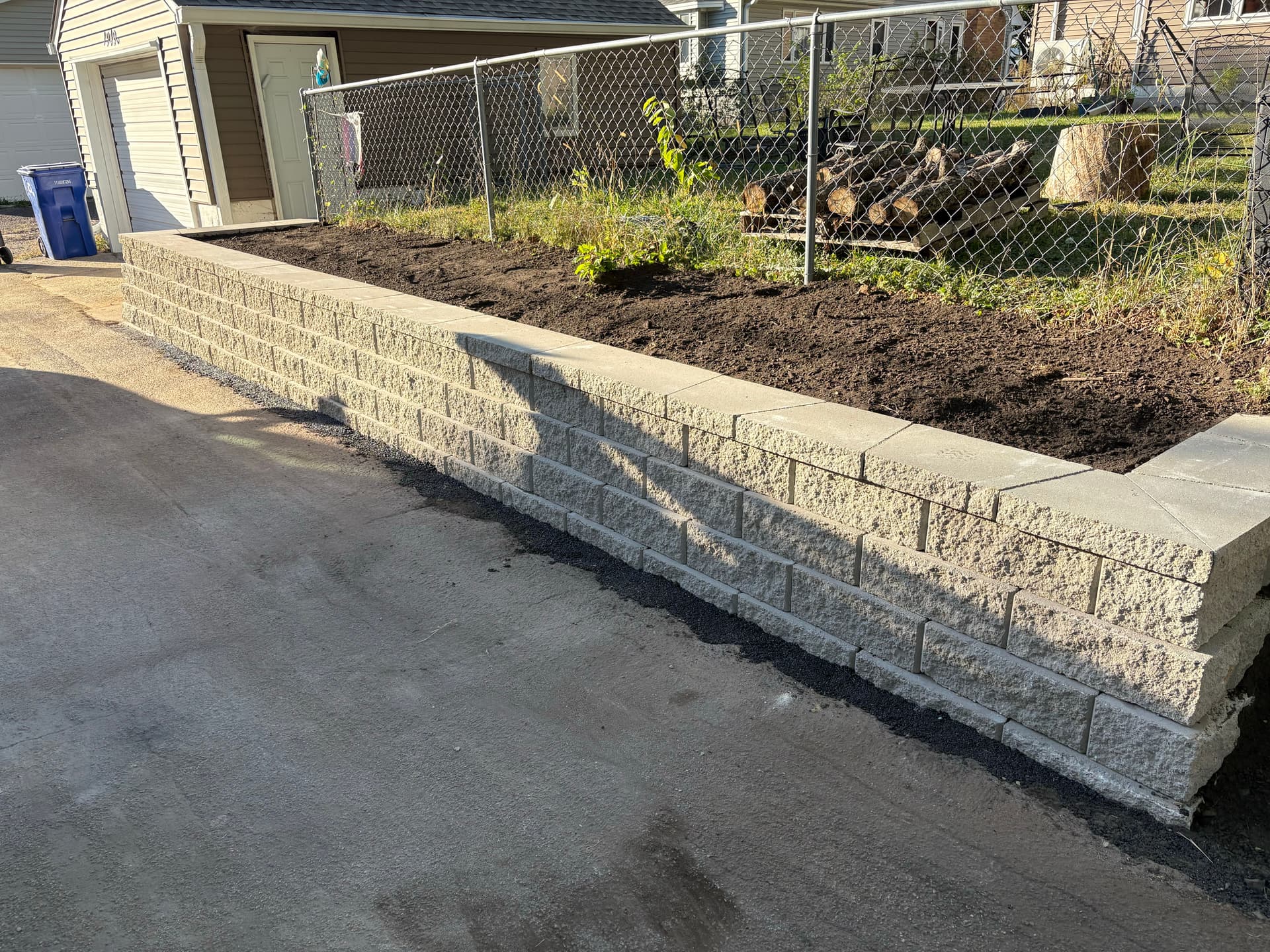 Retaining Wall Cost in St. Paul MN | Belgard Diamond Wall by Grey Cloud Outdoors image