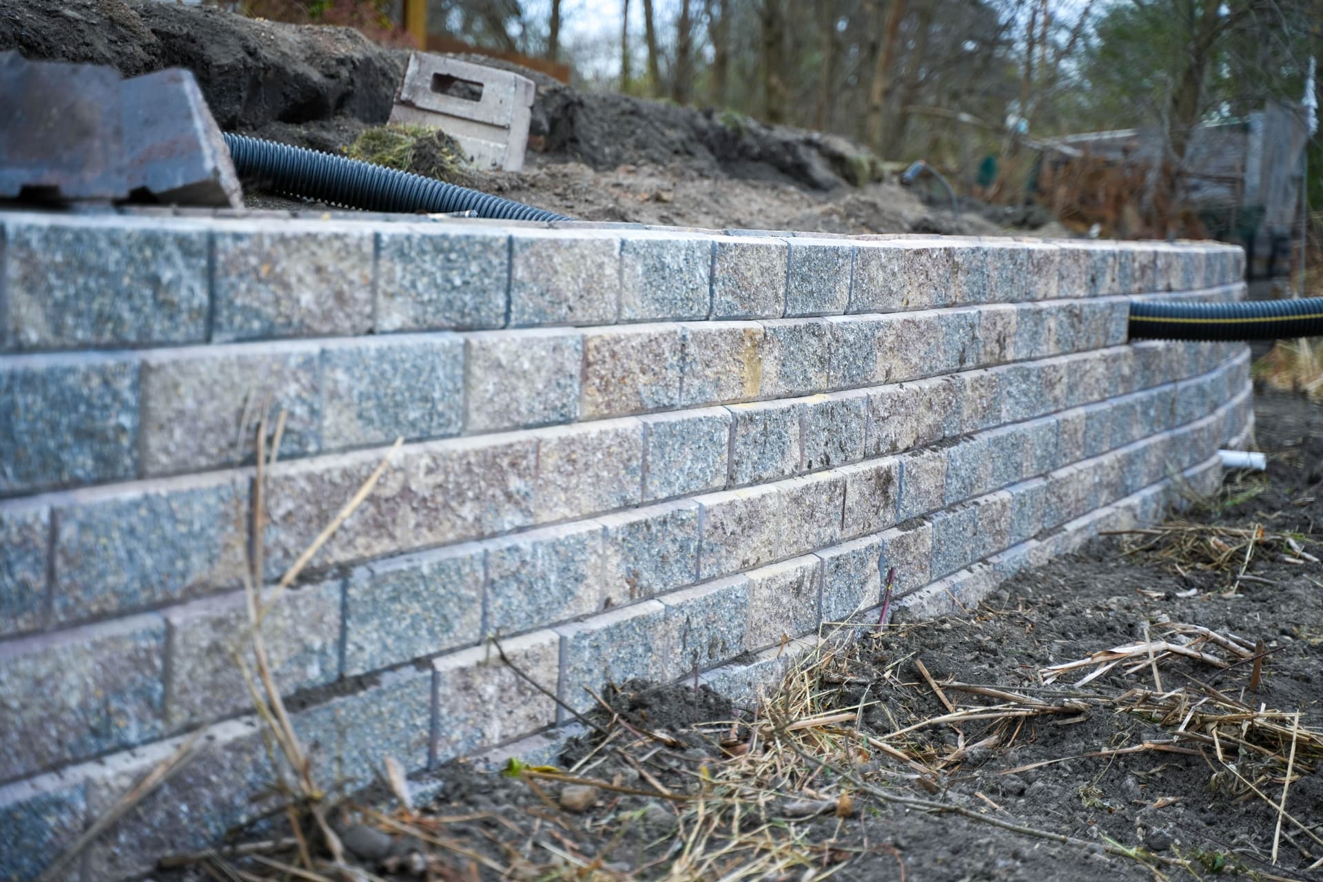 Blog post Block vs Boulder Walls image