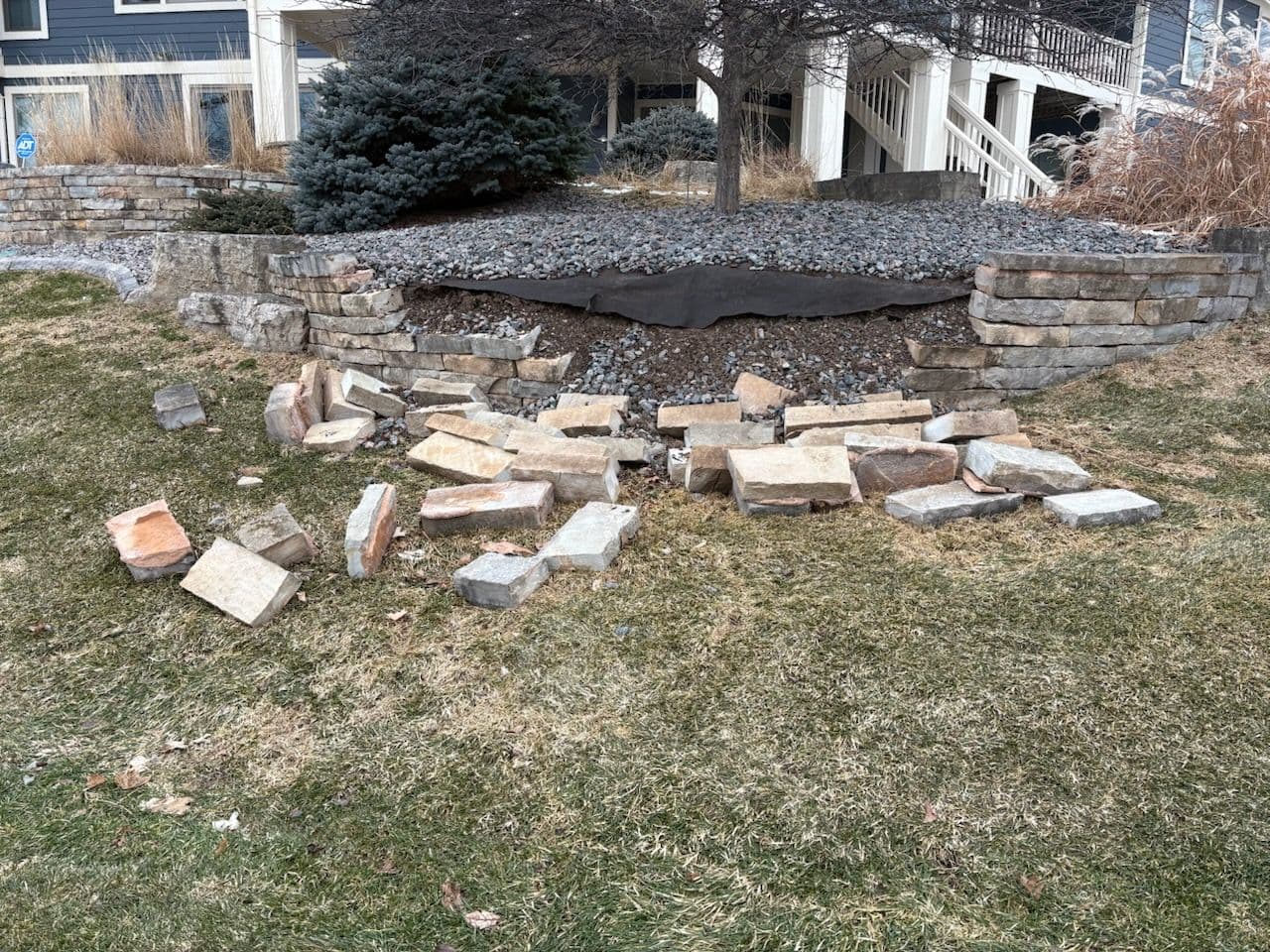 What's the cheapest retaining wall I can build?  (And how to actually save money). image