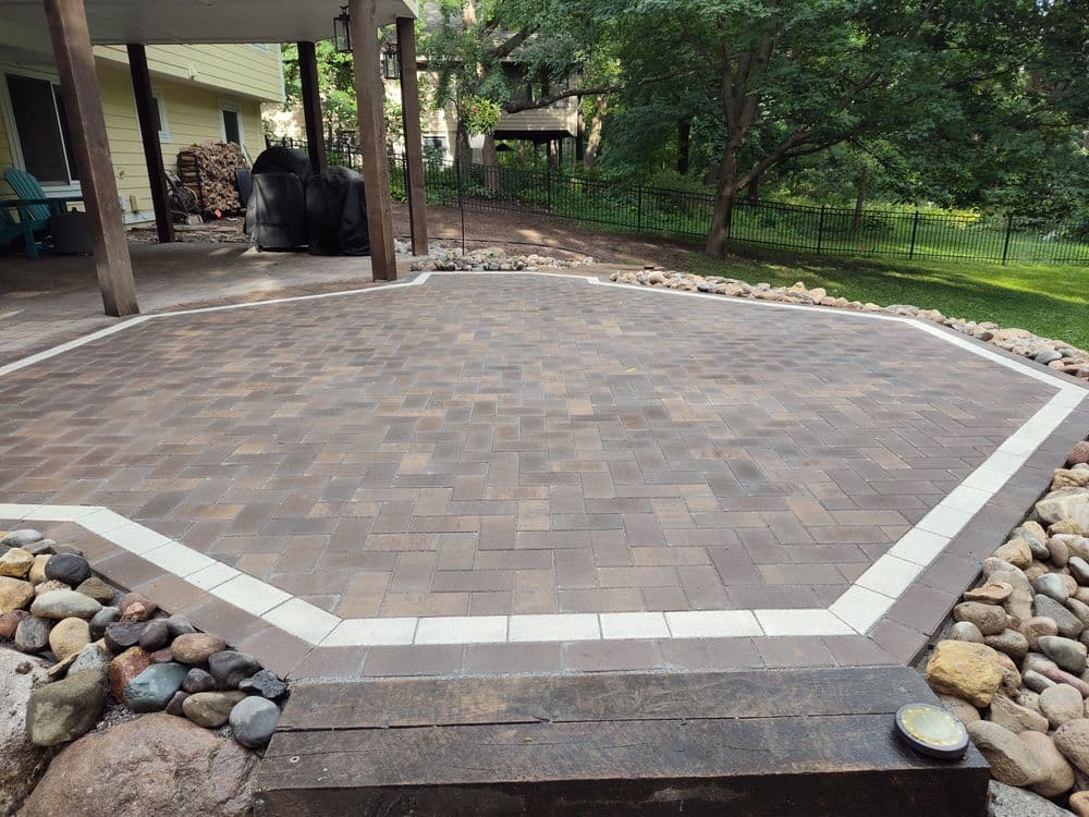 Gallery photos for Modern Patio Upgrade in Burnsville: Image #2