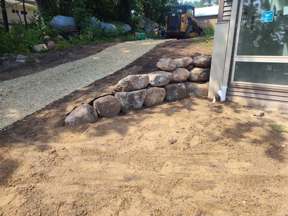 Gallery photos for Fieldstone Boulder Retaining Wall Build in St Paul Park: Image #1