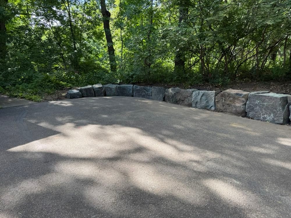 Gallery photos for Trap Rock Boulder Walls in St Paul: Image #1