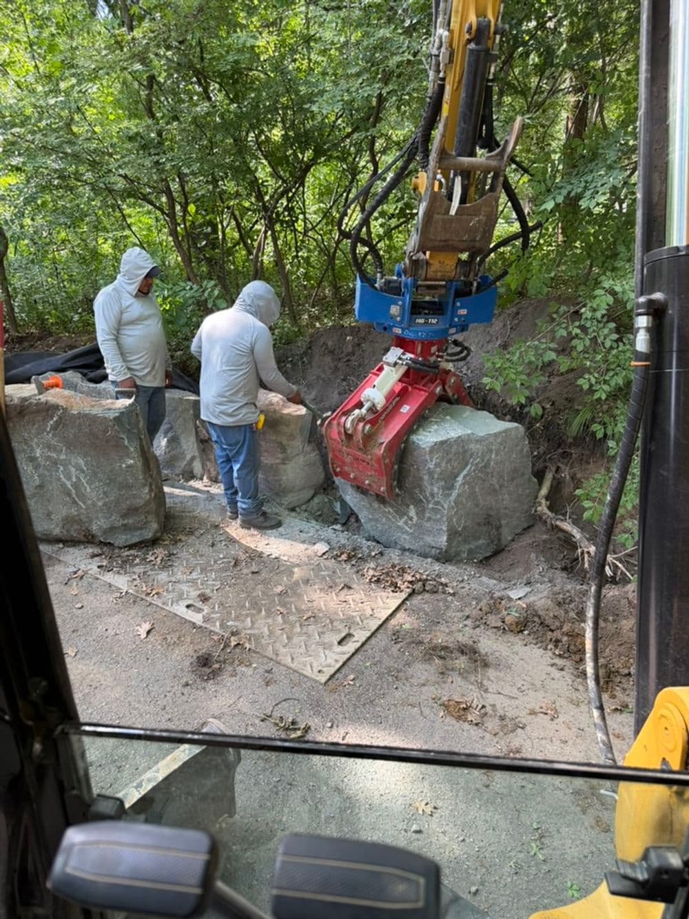 Gallery photos for Trap Rock Boulder Walls in St Paul: Image #2