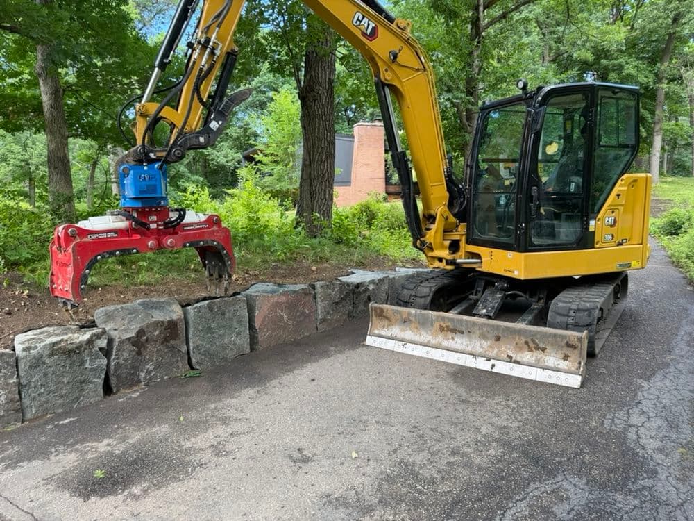 Gallery photos for Trap Rock Boulder Walls in St Paul: Image #3